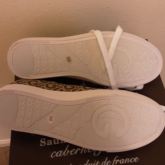 Guess Shoes Size 8 Canvas Monogram Sneakers NWOT - Picture 16 of 16